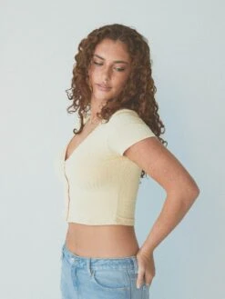 Short Sleeve Cardigan Brami -ChicNest Store Braless Sundays 0000s 0002 KN Short Sleeve Cardigan Brami Yellow 2